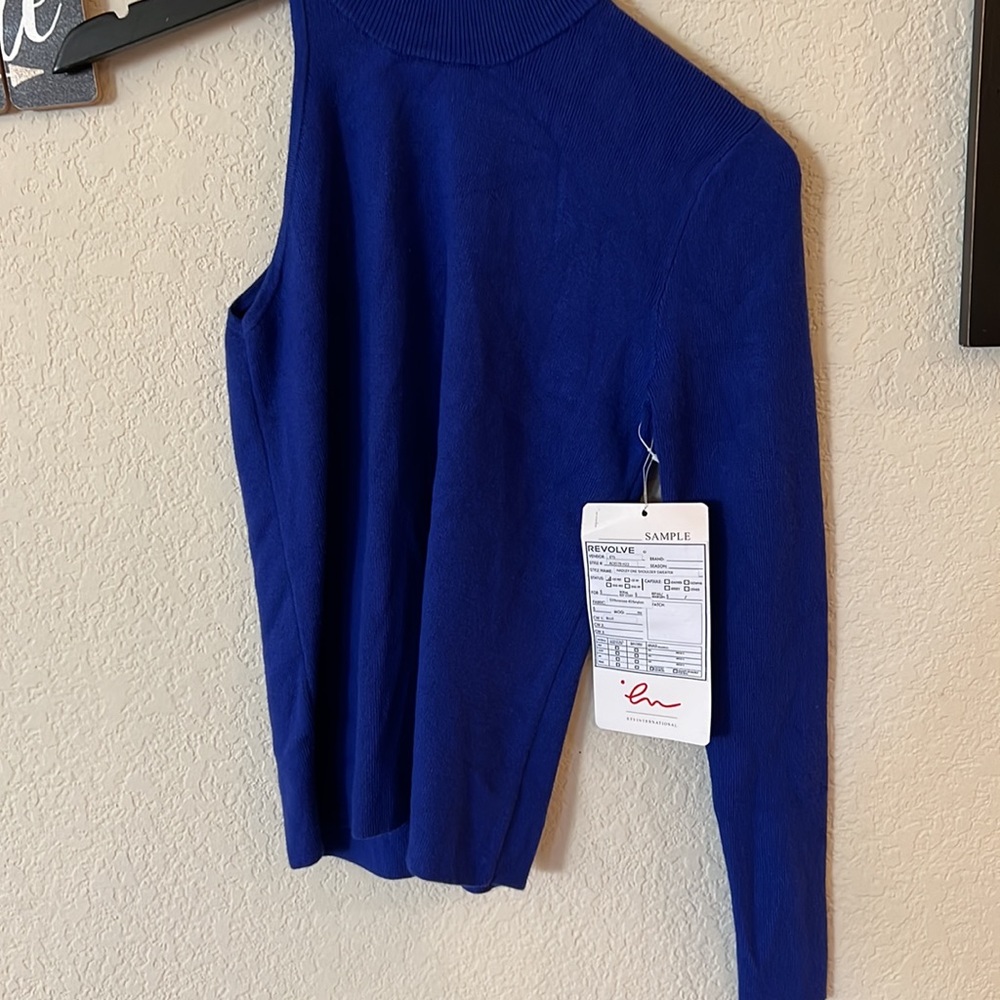 Nbd Hadley One Shoulder Sweater in blue - Picture 3 of 6